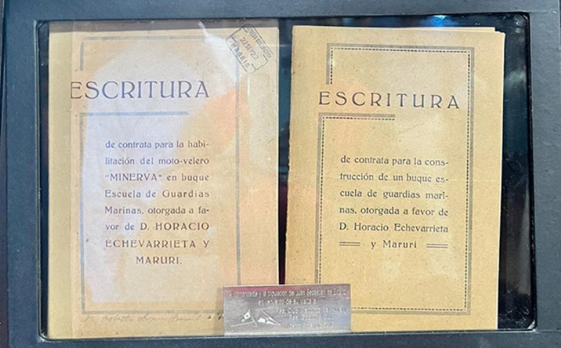 Las escrituras que el Club regaló al Juan Sebastián de Elcano