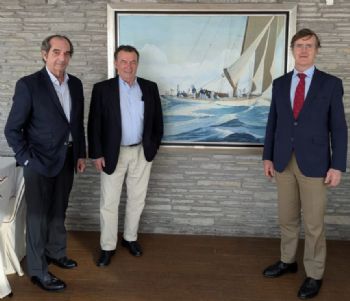El leo 'Astra en The Solent. Aos 30 - 