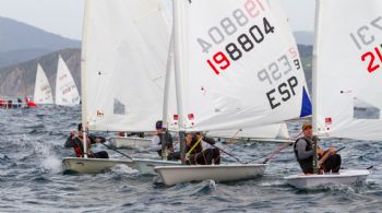 El Trofeo Jos Luis Azqueta congrega en el Abra a ms de 100 regatistas en su 23 edicin - 