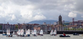 Las aguas del Abra acogen el Campeonato de Bizkaia de vela ligera - 