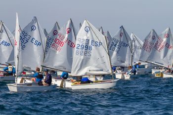 El Trofeo Halloween crece en el Abra con regatistas de otras comunidades - 