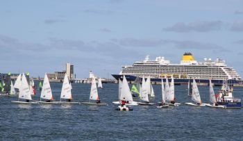 El 24� Trofeo Jos� Luis Azqueta se decide en el Abra interior en una bonita jornada para navegar - 