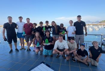 El equipo de Optimist de la Escuela del R.C.M.A.-R.S.C. domina en Castro - 