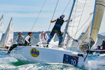 El Eurofrits de Javier Padr�n toma rumbo en el Abra hacia el Campeonato de Espa�a J80 SR Financial - 