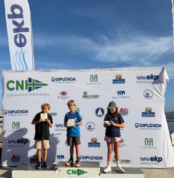 El equipo Optimist del R.C.M.A.-R.S.C. subi� al podio en aguas de Hondarribia - 
